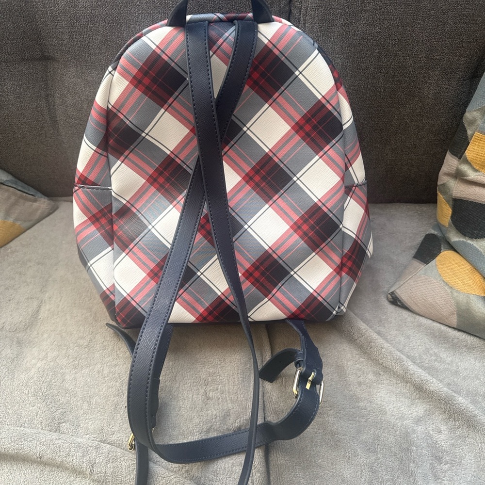 Tommy Hilfiger Bagpack - Picture 2 of 4